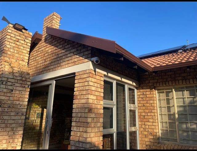2 BEDROOM TOWNHOUSE FOR SALE IN SINOVILLE